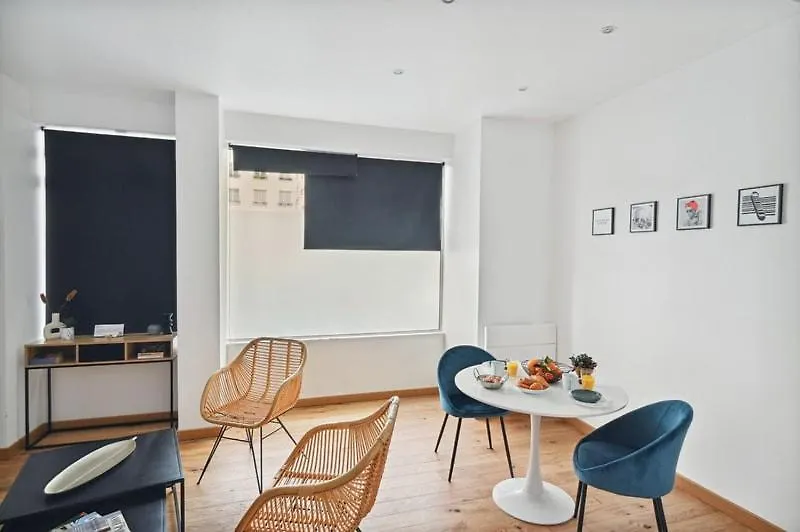 Superbe Appartement 2 Pieces Paris 0*,  France